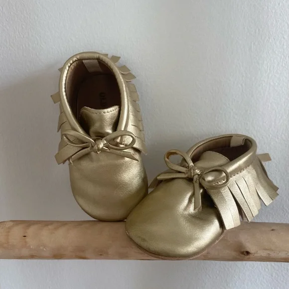 Infant Baby crib crawler gold moccasins sz 12 months - Picture 4 of 5
